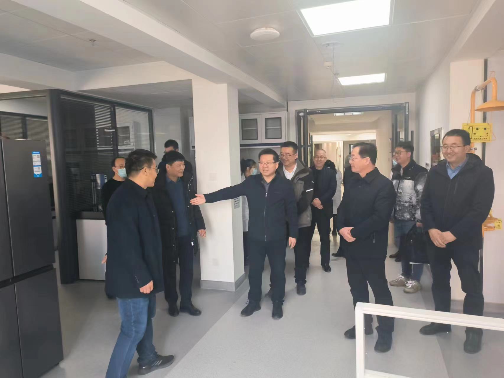 微信图片_20231213174159_1702518149041.jpg